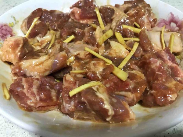 Steamed Pork Ribs with Grifola Flower recipe