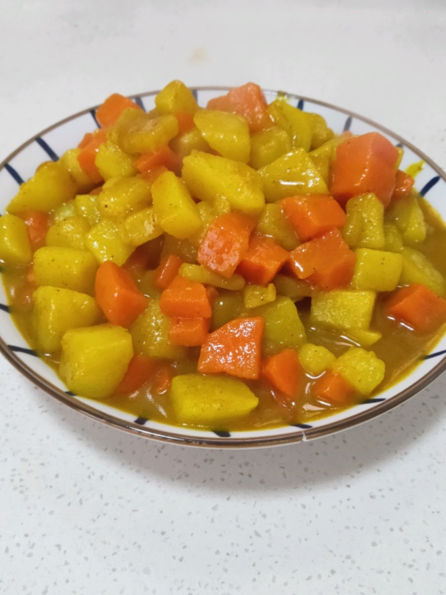 Stewed Carrots and Potatoes in Curry