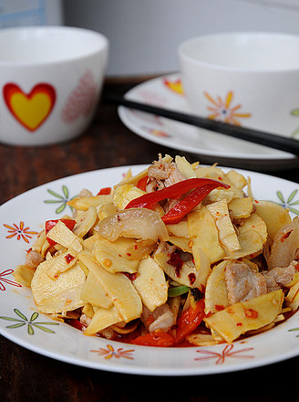 Stir-fried Pork with Winter Bamboo Shoots recipe