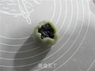 Cantonese Black Sesame Mooncake recipe