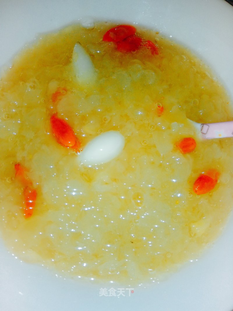 Chinese Wolfberry, White Fungus and Lily Soup recipe