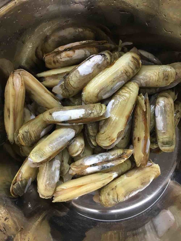 Spicy Stir-fried Razor Clam in Dundun Private House recipe