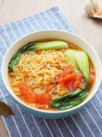 Instant Noodles with Tomato Sauce and Vegetables recipe