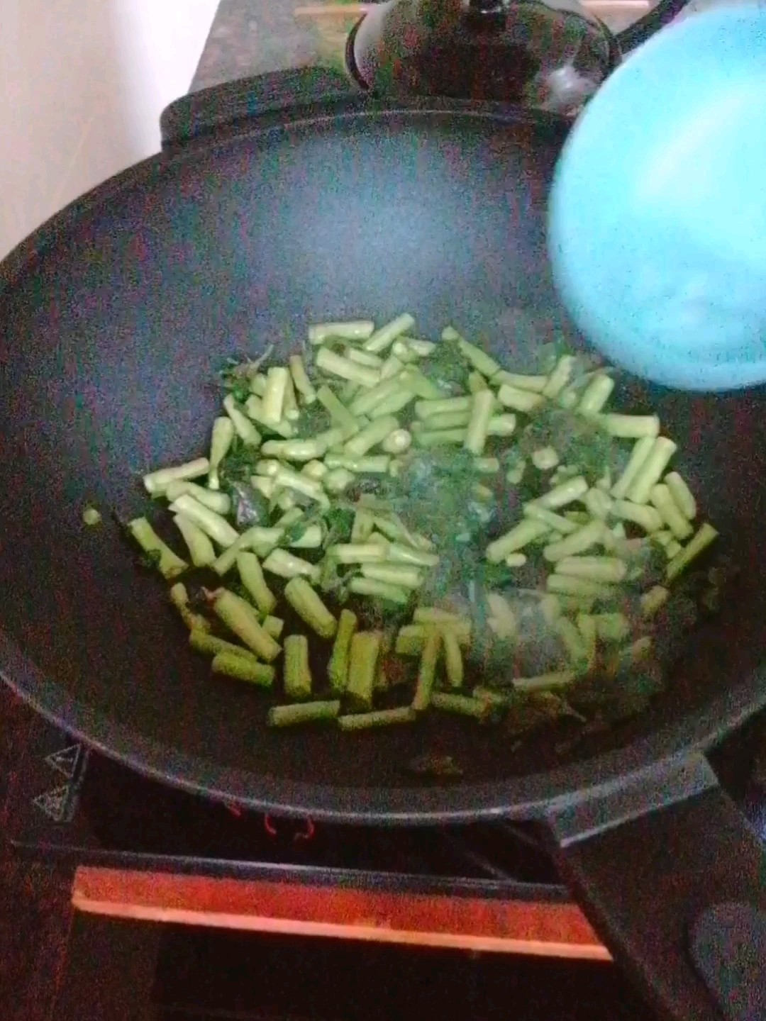 Fried Noodles with Beans recipe