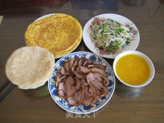 Beijing-flavored Spring Pancakes-pancakes with Pork Shoulders recipe