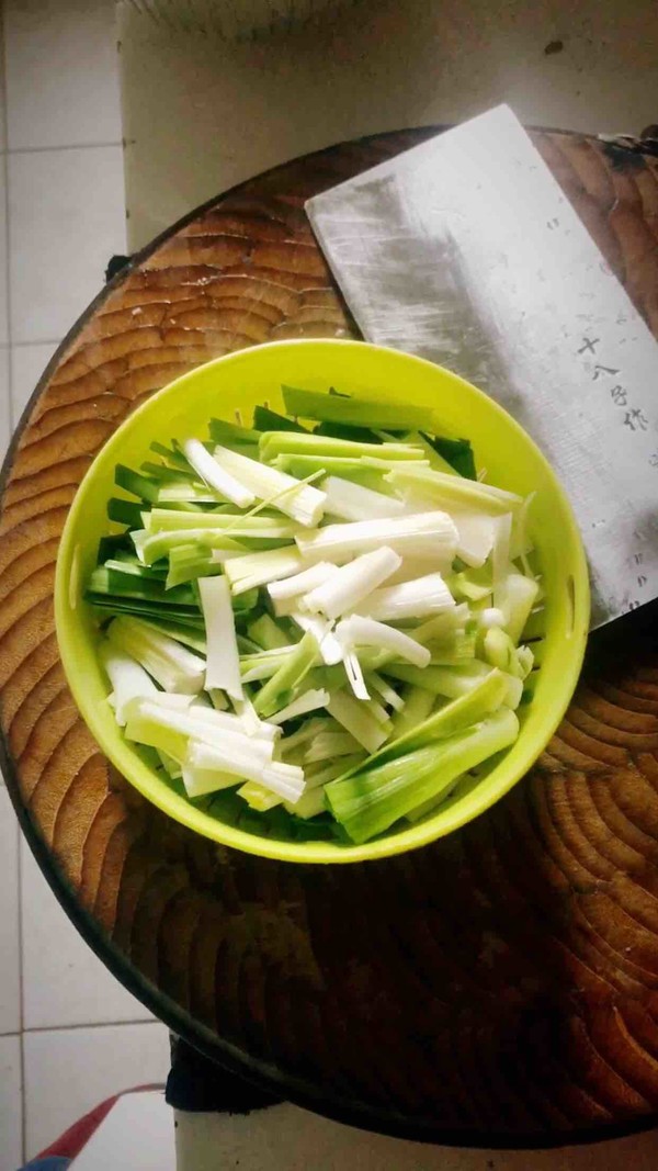 Stewed Radish with Pork Skin recipe