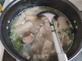 Delicious Chicken Soup with Bamboo Fungus recipe