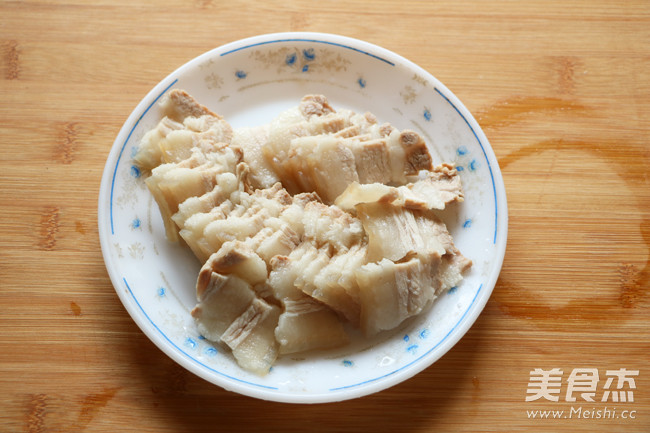 Stir-fried Twice-cooked Pork with Green Garlic Sprouts recipe