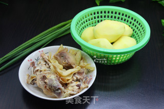 Potato Stewed Chicken Bones recipe