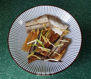 Steamed Dried Eel with Sauce recipe