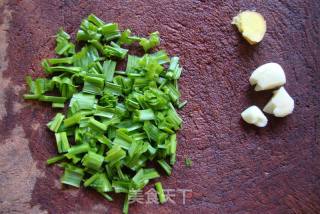 Stir-fried Arctic Shrimp with Garlic Seedlings recipe