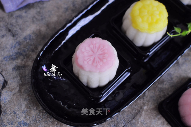 #新良第一节婚纱大赛# Quicksand Custard Snowy Mooncakes recipe