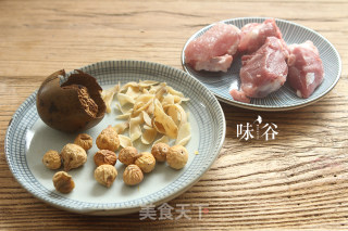 Mangosteen Lily Pot Pork Bone recipe