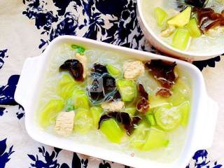 Loofah and Fungus Vermicelli Soup recipe