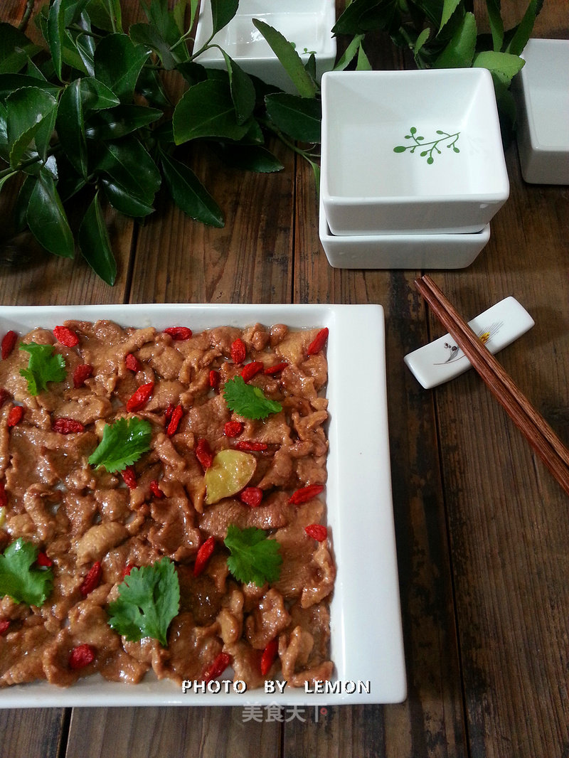 The Perfect Combination-fresh Wolfberry Slippery Pork Slices recipe