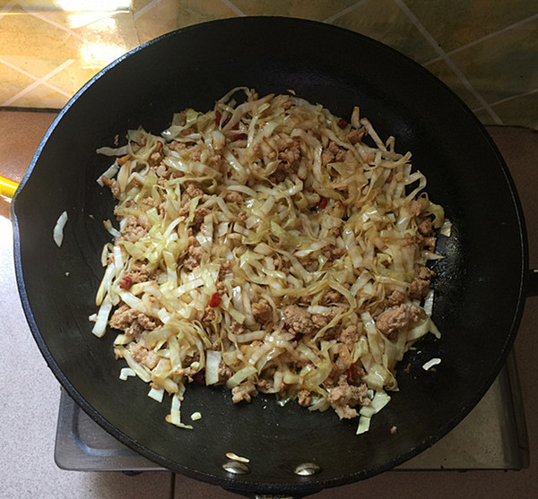 Stir-fried Sauerkraut with Minced Meat recipe