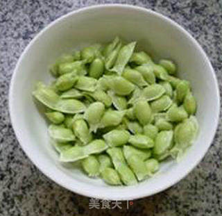 Fried Edamame with Sprouts and Diced Pork recipe