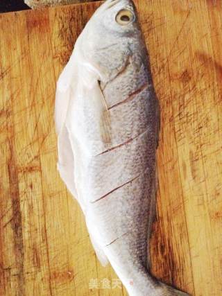 Sweet and Sour Yellow Croaker recipe