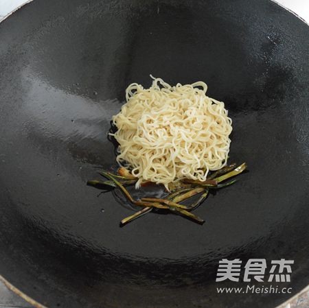 Scallion Noodles in Oyster Sauce recipe