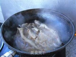 [chop Pepper Stewed Sea Emperor Fish] recipe