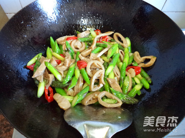 Stir-fried Beef Intestines with Asparagus recipe