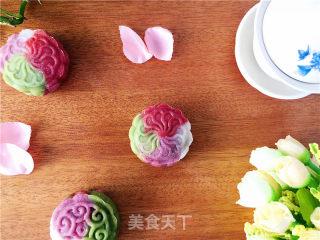 Natural Colored Snowy Moon Cakes recipe