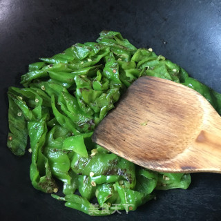 Stir-fried Fat Intestines with Green Peppers recipe