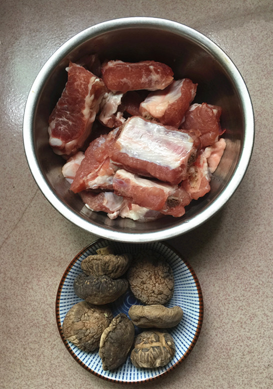 Steamed Pork Ribs with Mushrooms recipe