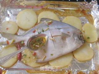 Roasted Pomfret with Potatoes recipe