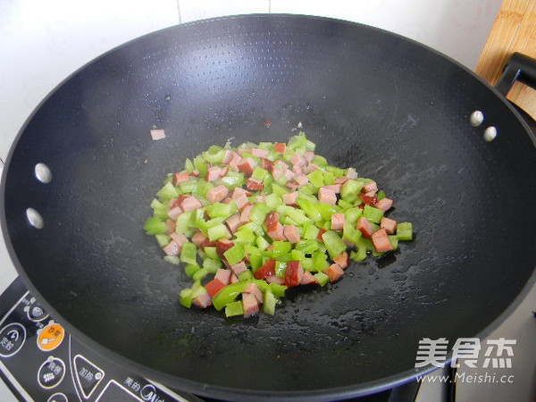 Ham, Green Pepper, Spicy Black Bean Sauce Noodles recipe