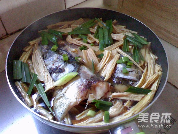 Braised Fish Head with Yuba recipe