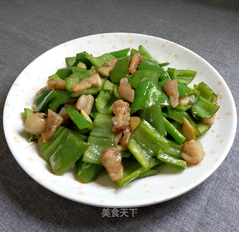 Stir-fried Green Pepper with Lard Residue recipe