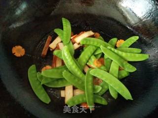 Stir-fried Marinated Peas recipe