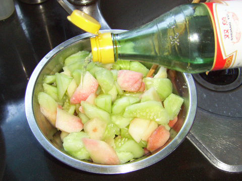 Cucumber Mixed with Peaches recipe
