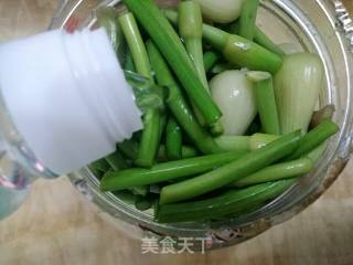 Pickling Method of Sweet and Sour Buckwheat Garlic Moss recipe