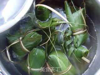 Strong Flavor of Rice Dumplings: Both Salty and Light---oat and Egg Yolk Rice Dumplings recipe