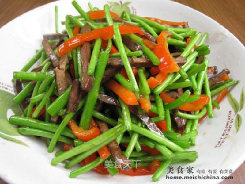 Stir-fried Wormwood with Tea