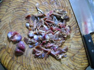 Soak Radish and Stir-fried Pigeon Gizzards recipe