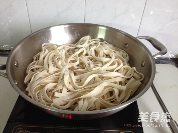 Braised Noodles with Beans and Potatoes recipe