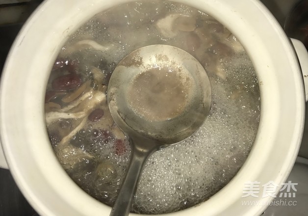 Jujube and Yam Beef Tendon Soup recipe