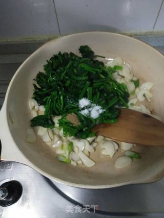 Stir-fried Spinach with Pleurotus Eryngii recipe