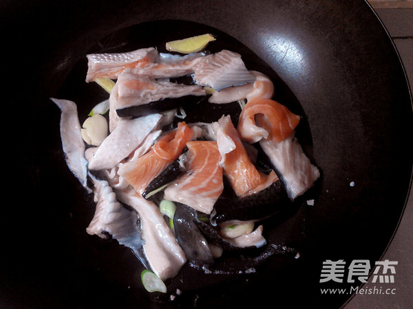 Sauerkraut Seafood Claypot recipe