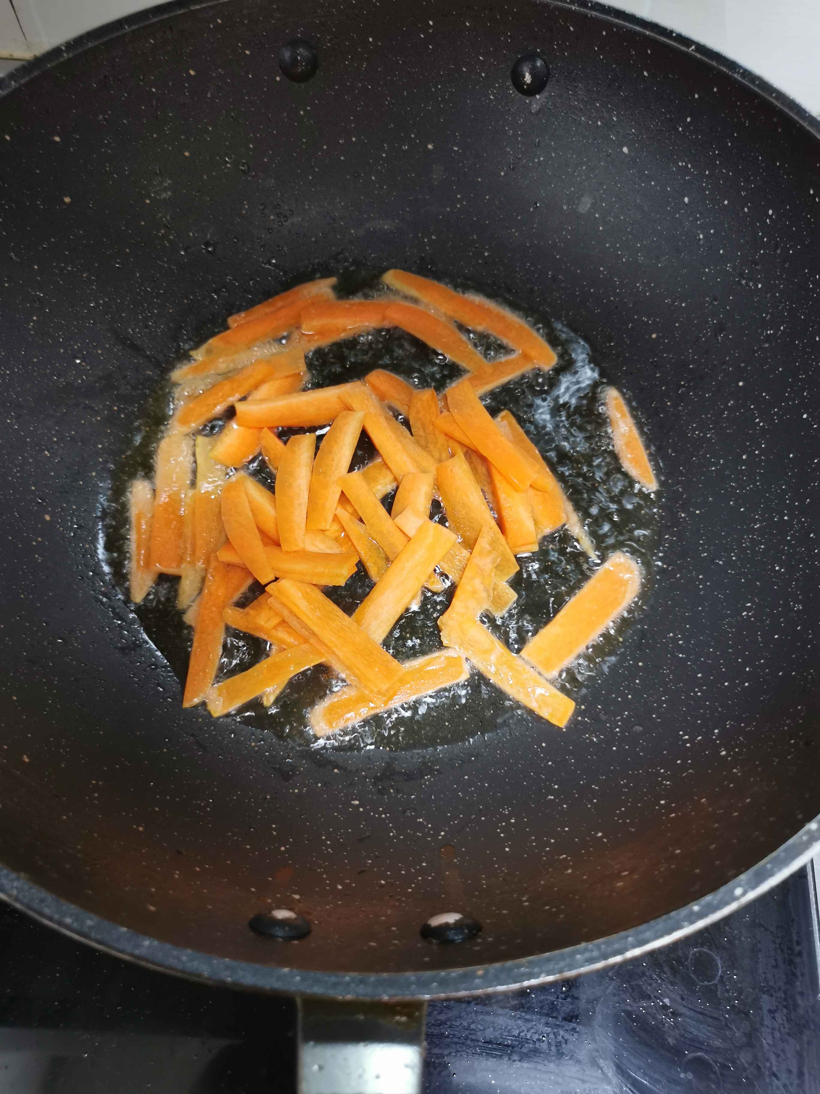 Fried Tofu Skin with Fungus recipe