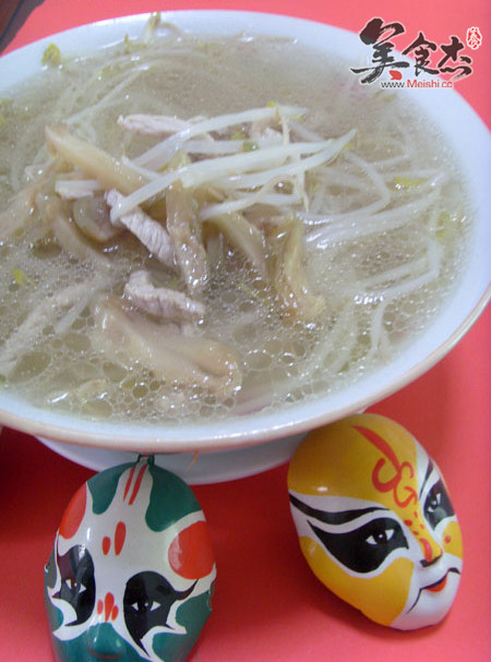 Bean Sprouts and Pork Soup recipe