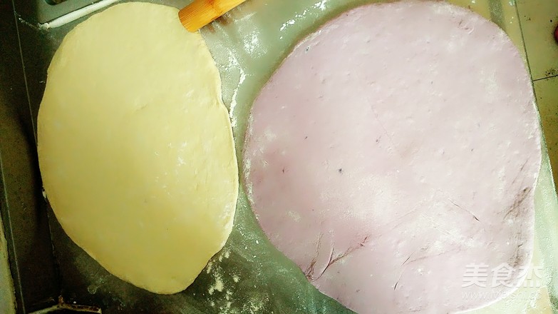 Two-color Purple Sweet Potato Steamed Buns recipe