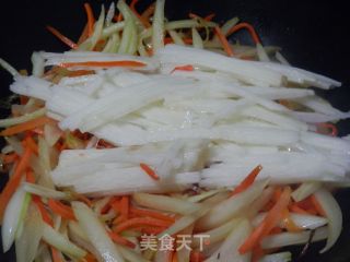 One of The Vegetarian Spring Festival Dishes-vegetarian Fried Pleurotus Eryngii Shredded recipe