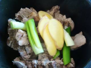 Healthy and Oil-free-braised Pork Ribs with Taro Flavor recipe