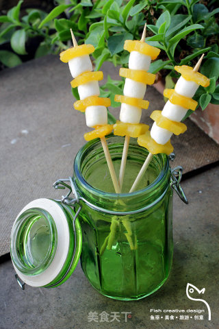 Pumpkin Marshmallow Skewers recipe