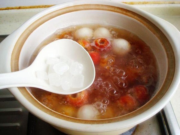 Hawthorn and Peach Gum Boiled Dumplings recipe
