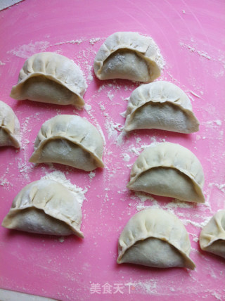 Juicy Parsley Beef Fried Dumplings recipe